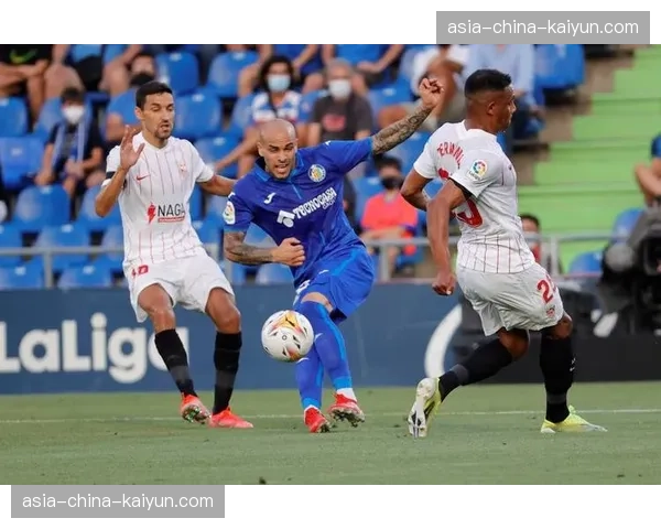 战术复盘：阿森纳3-0完胜热刺，赖斯单后腰体系成功冻结麦迪逊